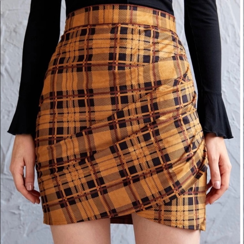 NWOT Faux suede ruched tartan skirt